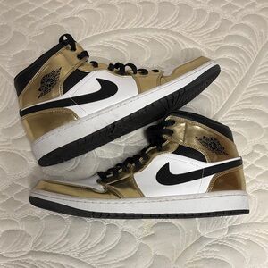 Nike White and Gold Athletic Shoes Mids Sz 12 men’s